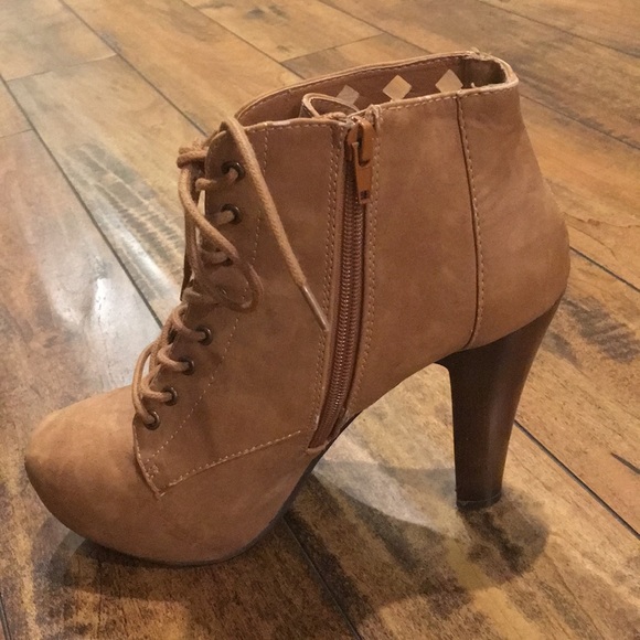 Qupid Tan booties - Picture 3 of 3